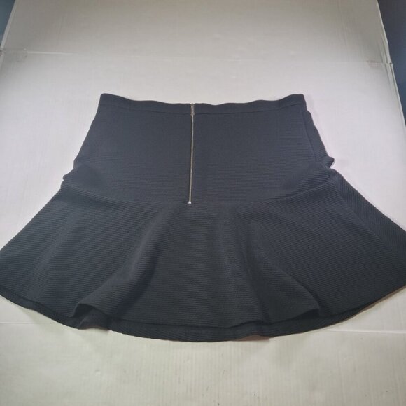 Calvin Klein Black Textured Flared Skirt With Back Zipper Closure Size 14 - Picture 3 of 8